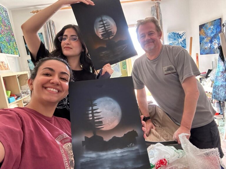 Razan & Reema managed to paint this fantastic ship silhouette in 2 x 2 hour sessions with no experience of airbrush at all What an amazing job!